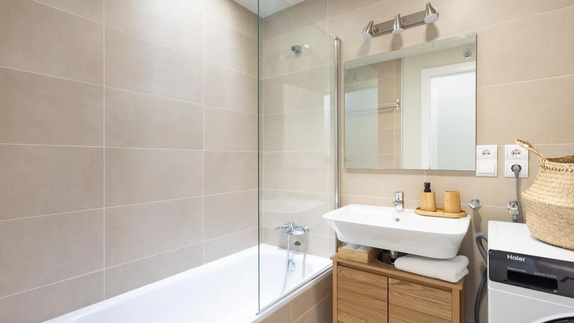 Home2Book Modern Bright Apt Abades, Pool & Terrace Abades